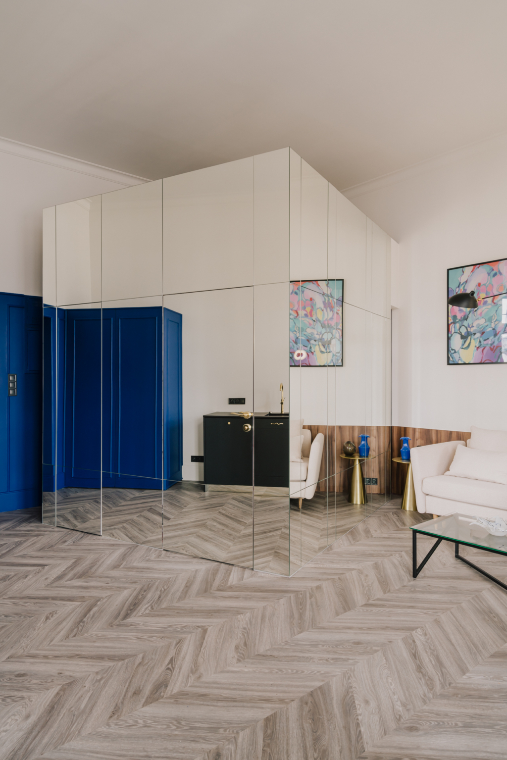 ZASOBY STUDIO — Ultramarine shades and mirrors