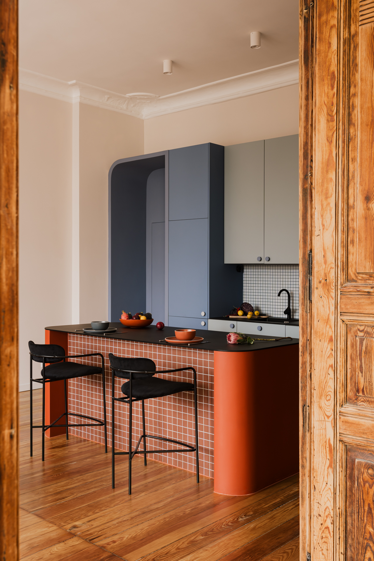 ZASOBY STUDIO — Colorful interior with a vintage touch – apartment in ...