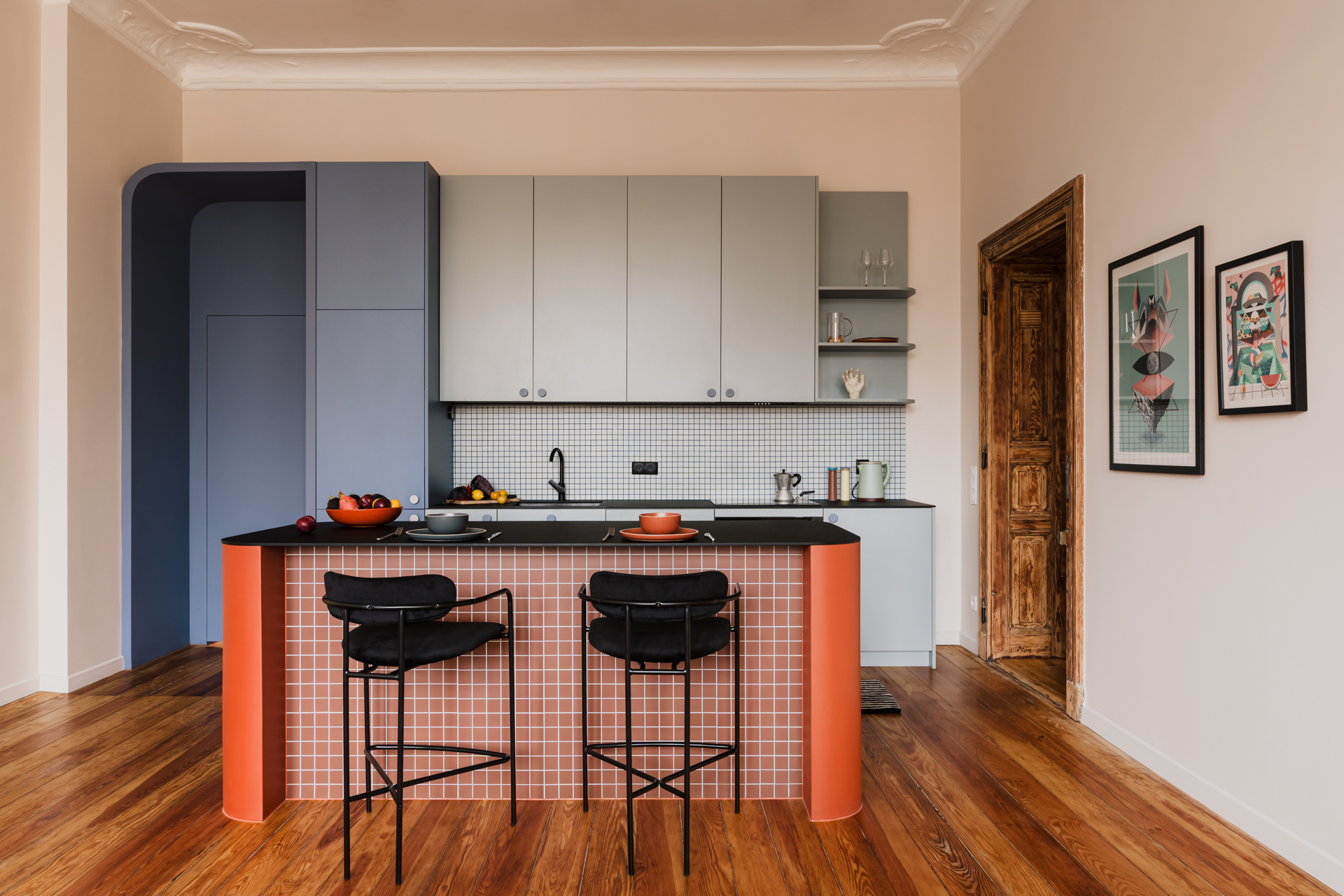 ZASOBY STUDIO — Colorful interior with a vintage touch – apartment in ...