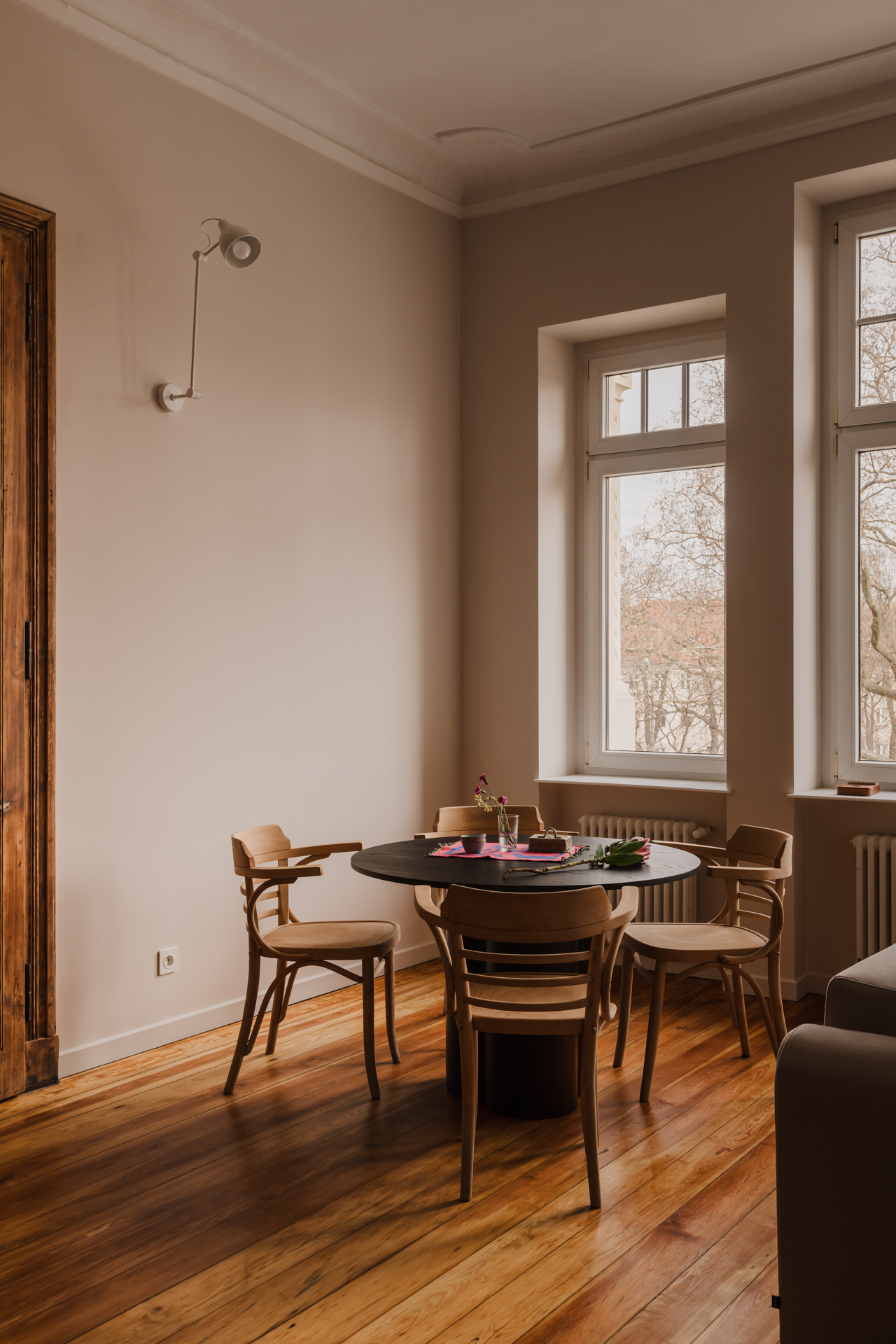 ZASOBY STUDIO — Colorful interior with a vintage touch – apartment in ...