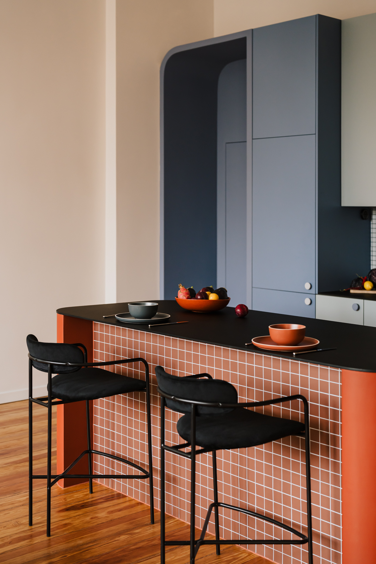 ZASOBY STUDIO — Colorful interior with a vintage touch – apartment in ...